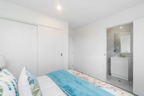 Photo of property in 33b Crestview Rise, Papakura, 2110