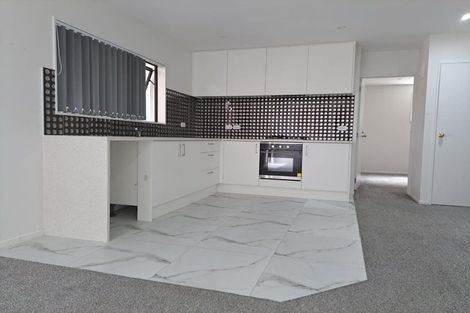 Photo of property in 18 Brunner Road, Glen Eden, Auckland, 0602