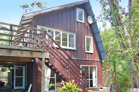 Photo of property in 21 Spray Crescent, Leigh, 0985