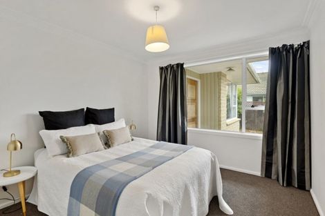 Photo of property in 33 Fenhall Street, Russley, Christchurch, 8042