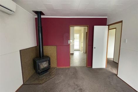 Photo of property in 41 Larissa Avenue, Henderson, Auckland, 0610