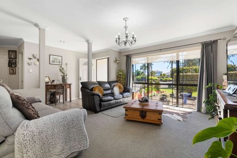 Photo of property in 12 Rangiwhea Road, Waiuku, 2123