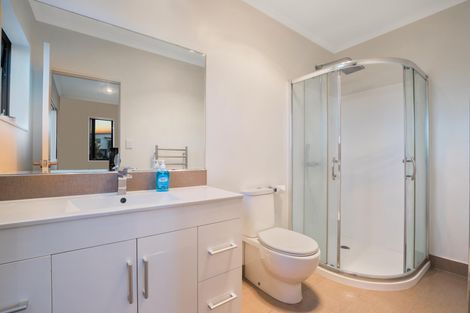 Photo of property in 51 Saralee Drive, Manurewa, Auckland, 2105