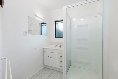 Photo of property in 2/4 Danbury Drive, Torbay, Auckland, 0630