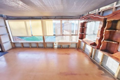 Photo of property in 6 Marlene Avenue, Te Atatu South, Auckland, 0610