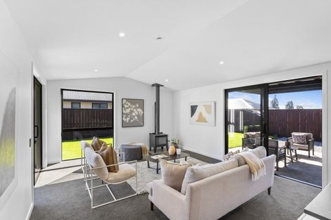 Photo of property in 4 Louden Place, Wakefield, 7025