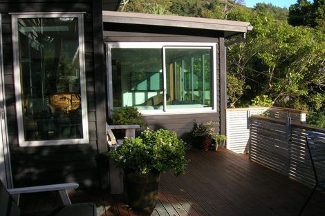 Photo of property in 5 Kaitawa Road, York Bay, Lower Hutt, 5013