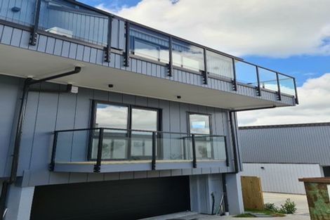 Photo of property in 167c East Coast Road, Castor Bay, Auckland, 0620