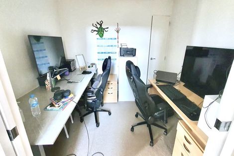 Photo of property in 35 Trotting Terrace, Fairview Heights, Auckland, 0632