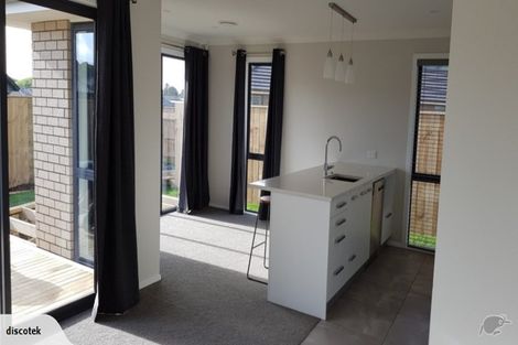 Photo of property in 5 Pohe Street, Waikanae, 5036