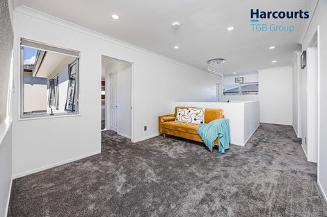 Photo of property in 2 Beatrice Place, Flat Bush, Auckland, 2016