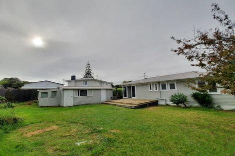 Photo of property in 107 Ennis Avenue, Pakuranga Heights, Auckland, 2010