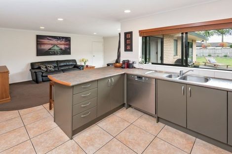 Photo of property in 6 Nad Place, East Tamaki Heights, Auckland, 2016