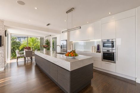 Photo of property in 28 Mansion Court, West Harbour, Auckland, 0618
