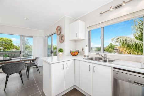 Photo of property in 13a Jenelin Road, Glendene, Auckland, 0602