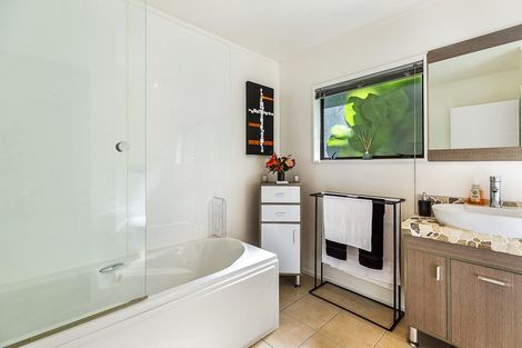 Photo of property in 30 Whanake Street, Titahi Bay, Porirua, 5022