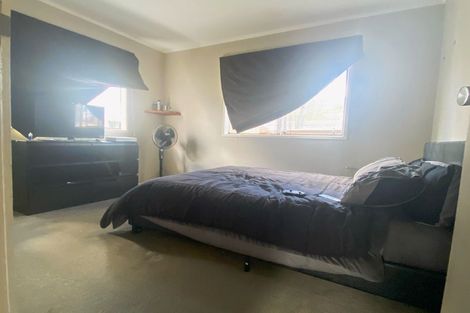 Photo of property in 2/13 Erica Road, Sunnynook, Auckland, 0620