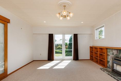 Photo of property in 4 Edwards Place, Terrace End, Palmerston North, 4410