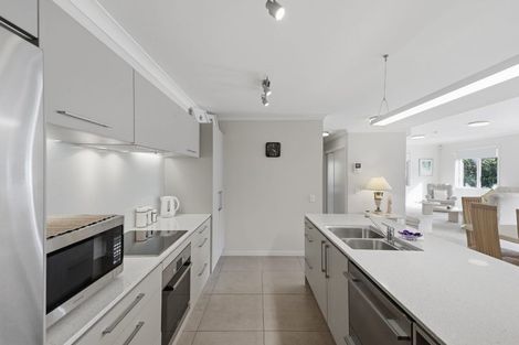 Photo of property in 37 Parkside Drive, Orewa, 0931