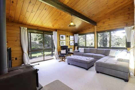 Photo of property in 5 Fernwood Place, Fitzherbert, Palmerston North, 4410