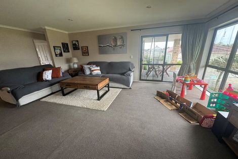 Photo of property in 32 Malbec Place, Rototuna, Hamilton, 3210