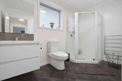 Photo of property in 27 Chiefs Court, Hamilton East, Hamilton, 3216