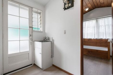 Photo of property in 2/235 Sunset Road, Sunnynook, Auckland, 0632