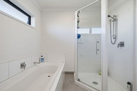 Photo of property in 27 Kawaupaka Road, Kaukapakapa, Helensville, 0875
