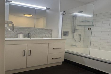 Photo of property in Luxford Villas, 116/72 Herald Street, Berhampore, Wellington, 6023