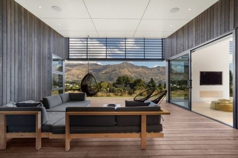Photo of property in 5 Forest Heights, Wanaka, 9305