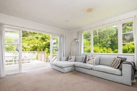 Photo of property in 8 Tui Terrace, Tawa, Wellington, 5028