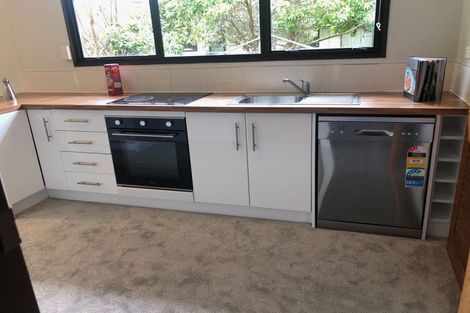 Photo of property in 2/5 Compass Place, Te Atatu Peninsula, Auckland, 0610