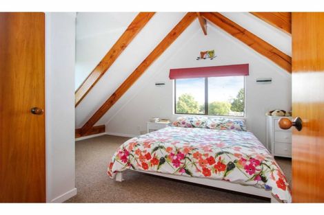 Photo of property in 2/28 Fairdale Place, Birkdale, Auckland, 0626