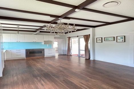 Photo of property in 504 East Coast Road, Windsor Park, Auckland, 0630