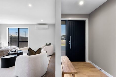 Photo of property in 6/102 Eriksen Road, Te Awa, Napier, 4110