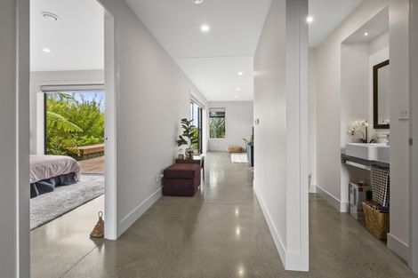 Photo of property in 67 Ruapehu Drive, Fitzherbert, Palmerston North, 4410