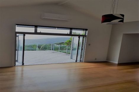 Photo of property in 35 Piha Road, Piha, New Lynn, 0772