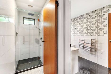 Photo of property in 18 Truscott Grove, Awapuni, Palmerston North, 4412