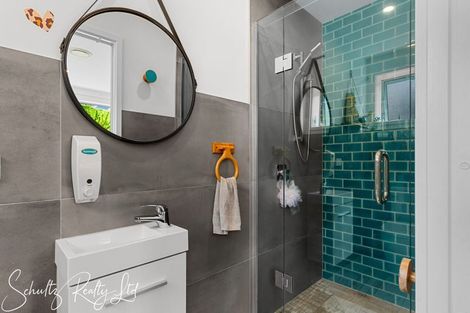 Photo of property in 37 Willow Lane, Maungaturoto, 0588