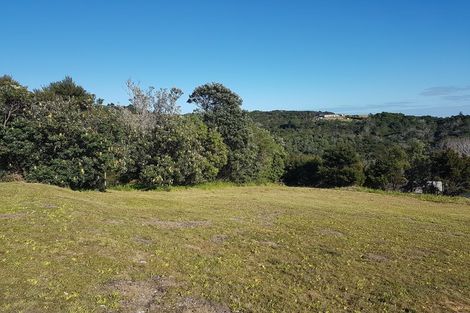 Photo of property in 37 Seaview Road, Cable Bay, 0420