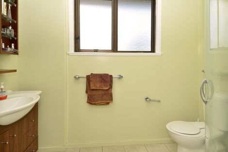 Photo of property in 1 Sullivan Avenue, Mangere Bridge, Auckland, 2022