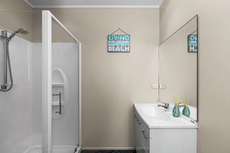 Photo of property in 68 Pourerere Road, Pourerere, Omakere, 4271