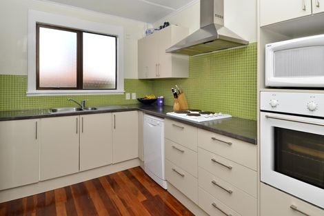 Photo of property in 1 Sullivan Avenue, Mangere Bridge, Auckland, 2022