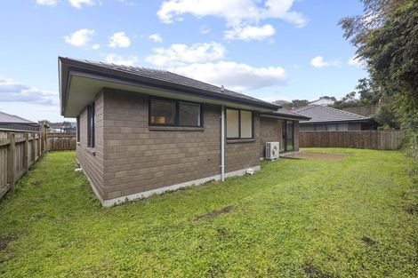 Photo of property in 10 Nukuroa Close, Waitara, 4320