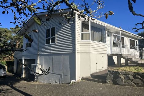 Photo of property in 31 Creamer Avenue, Belmont, Auckland, 0622