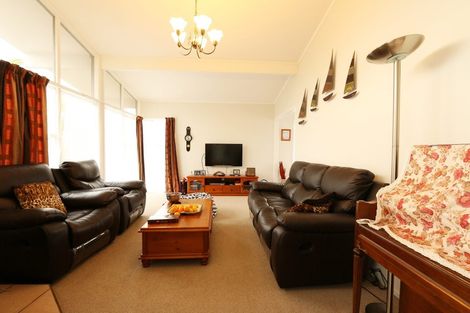 Photo of property in 6 Vanbrugh Place, Bucklands Beach, Auckland, 2014