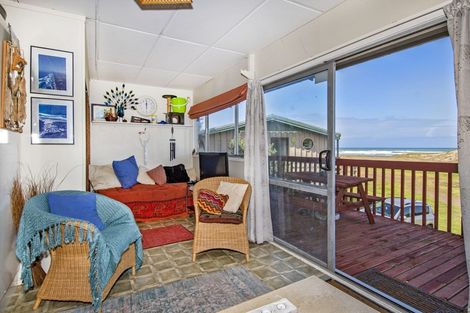 Photo of property in 33 Omamari Beach Road, Omamari, Dargaville, 0373