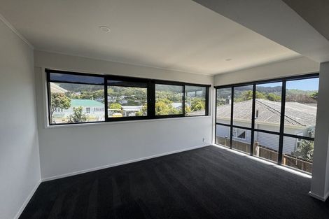 Photo of property in 25 Ngatitoa Street, Tawa, Wellington, 5028