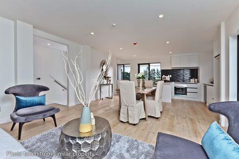 Photo of property in 128 Mcclymonts Road, Oteha, Auckland, 0632