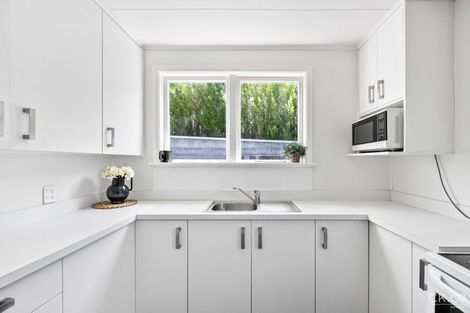 Photo of property in 15 Parera Grove, Heretaunga, Upper Hutt, 5018